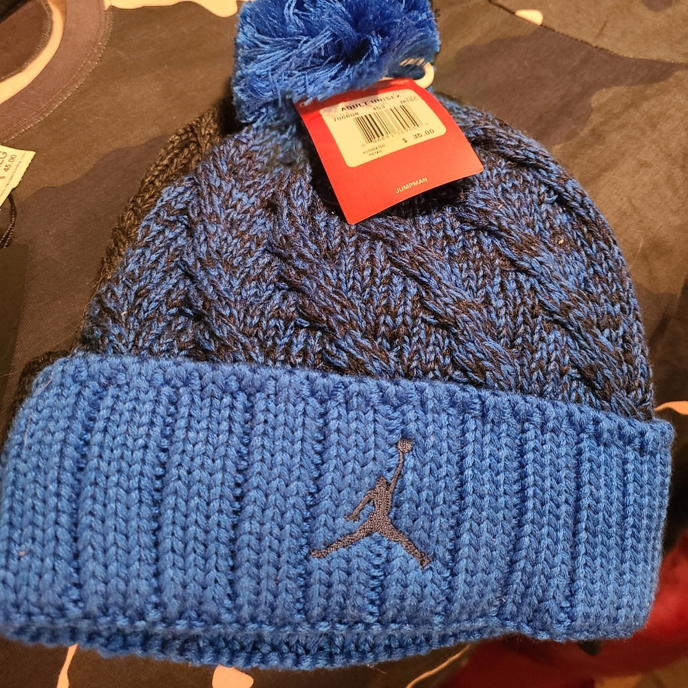 Jordan ski beanie blue in color
